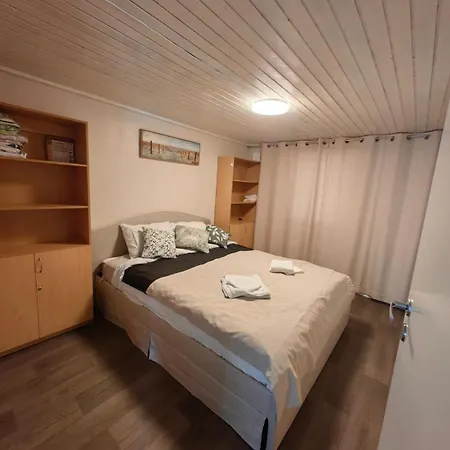 Nyaraló Kril *